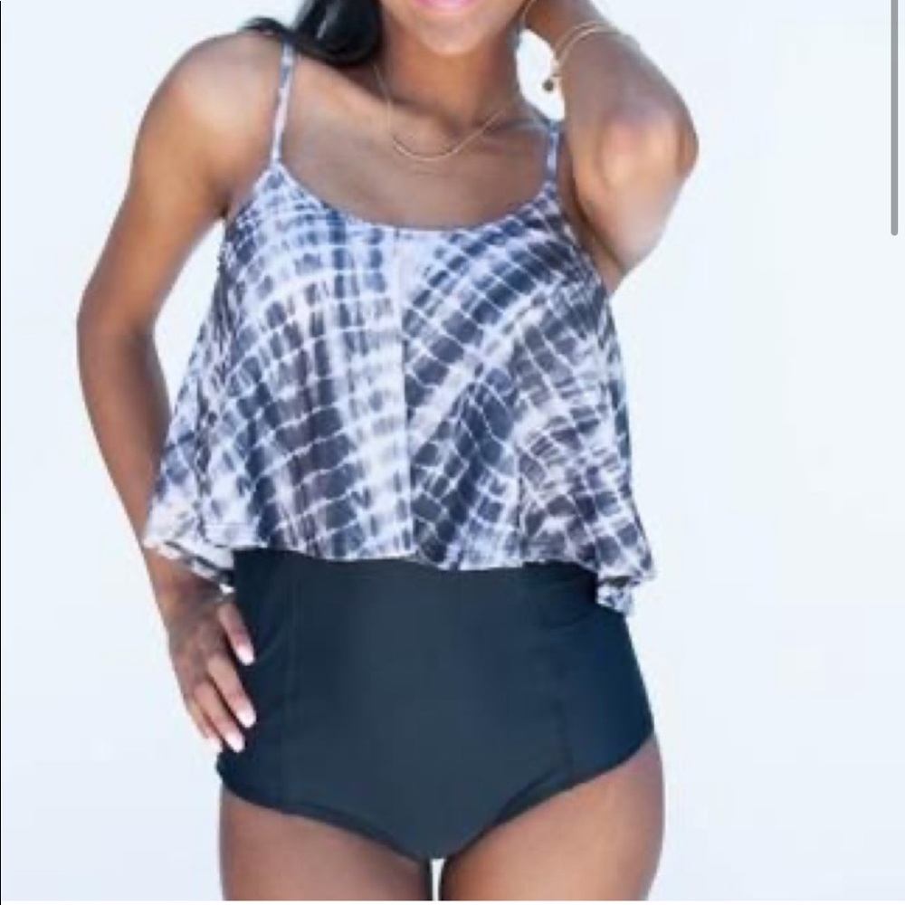 🪷5 for $25🪷   Kortni Jeane “vintage” tie dye swing top